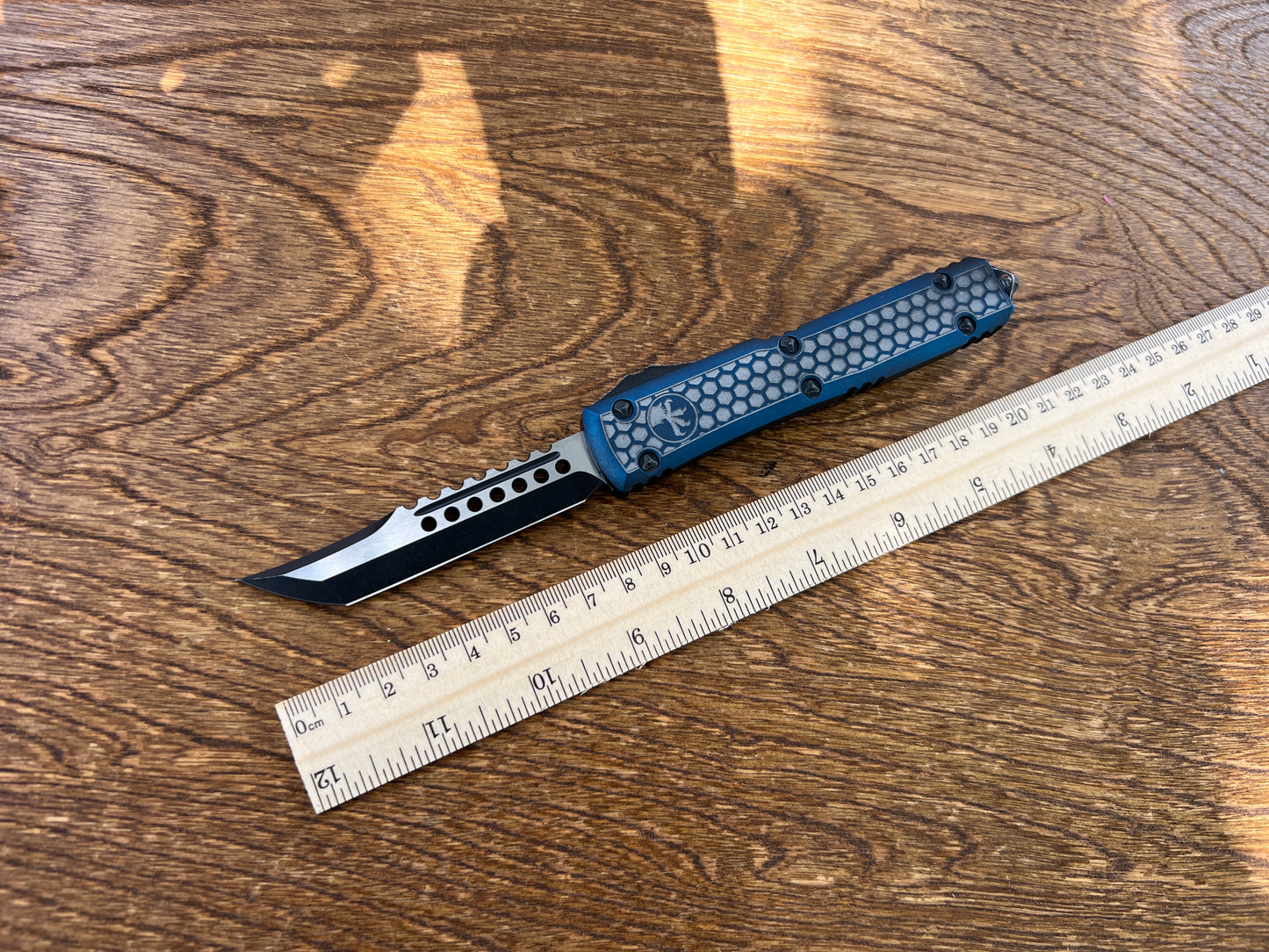 Microtech Ultratech Weathered Blue Hex Pattern w/ Distressed Black Hellhound Signature Series 119-1HXWBLS