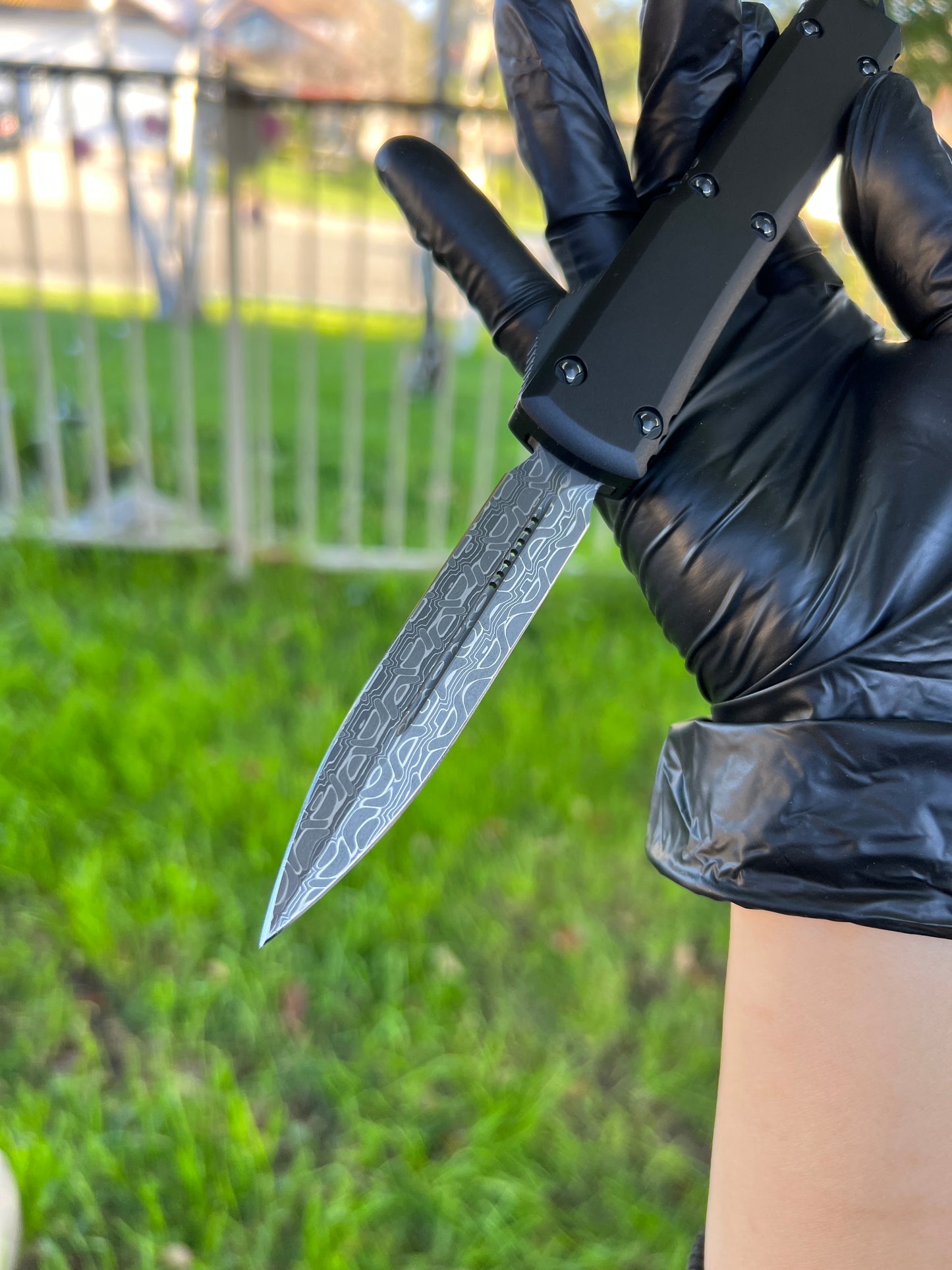 Microtech 122-16S Ultratech Signature Series AUTO OTF Knife 3.46" Damascus Double Edge Dagger Blade, Black Aluminum Handle